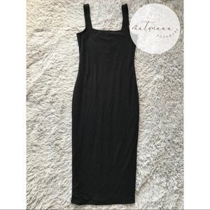 Good American Black Scoop Neck Midi Dress